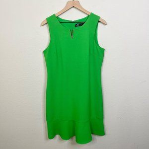 LF Leslie Fav Women's Green Sleeveless Sheath Flare Hem Dress Size 8 Gold V